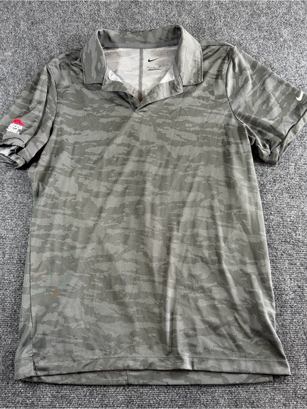 Nike Dri-Fit Black Camo Golf Shirt Men's Size S Embroidered Pizza Hut Employee